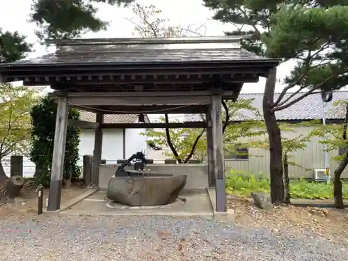 三宝荒神社の手水舎