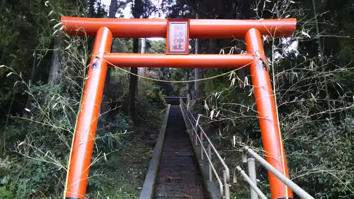 諏訪神社の鳥居