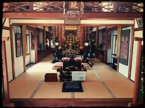 神谷山持明院の本殿・本堂