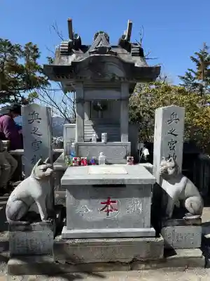 三峯神社奥宮の{uncategorized: "未分類", other: "その他", undefined: "問題あり", building: "その他建物", grave: "お墓", sacred_gate: "鳥居", guardian: "狛犬", statue: "像", buddha: "仏像", history: "歴史", nature: "自然", garden: "庭園", animal: "動物", pagoda: "塔", temizu: "手水舎", mountain_gate: "山門・神門", sanctuary: "本殿・本堂", subordinate: "末社・摂社", art: "芸術", scenery: "景色", jizo: "地蔵", ema: "絵馬", goshuin: "御朱印", omikuji: "おみくじ", items: "授与品その他", amulet: "お守り", goshuincho: "御朱印帳", eats: "食事", festival: "お祭り", votive_dance: "神楽", shichigosan: "七五三参", wedding: "結婚式", experience: "体験その他", initially: "初詣", around: "周辺", anti_infection: "感染症対策"}