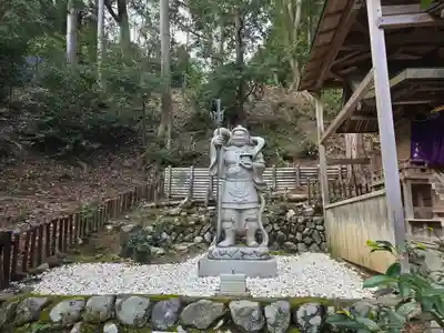 御髪神社の像