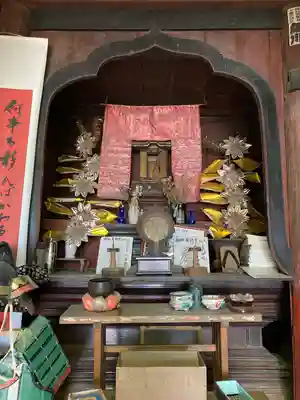 新町薬師堂の本殿・本堂