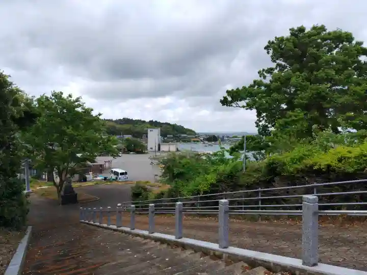 鰀目嶽神社の{uncategorized: "未分類", other: "その他", undefined: "問題あり", building: "その他建物", grave: "お墓", sacred_gate: "鳥居", guardian: "狛犬", statue: "像", buddha: "仏像", history: "歴史", nature: "自然", garden: "庭園", animal: "動物", pagoda: "塔", temizu: "手水舎", mountain_gate: "山門・神門", sanctuary: "本殿・本堂", subordinate: "末社・摂社", art: "芸術", scenery: "景色", jizo: "地蔵", ema: "絵馬", goshuin: "御朱印", omikuji: "おみくじ", items: "授与品その他", amulet: "お守り", goshuincho: "御朱印帳", eats: "食事", festival: "お祭り", votive_dance: "神楽", shichigosan: "七五三参", wedding: "結婚式", experience: "体験その他", initially: "初詣", around: "周辺", anti_infection: "感染症対策"}
