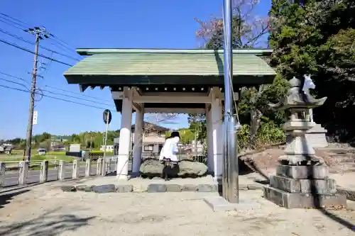 米野木神明社の{uncategorized: "未分類", other: "その他", undefined: "問題あり", building: "その他建物", grave: "お墓", sacred_gate: "鳥居", guardian: "狛犬", statue: "像", buddha: "仏像", history: "歴史", nature: "自然", garden: "庭園", animal: "動物", pagoda: "塔", temizu: "手水舎", mountain_gate: "山門・神門", sanctuary: "本殿・本堂", subordinate: "末社・摂社", art: "芸術", scenery: "景色", jizo: "地蔵", ema: "絵馬", goshuin: "御朱印", omikuji: "おみくじ", items: "授与品その他", amulet: "お守り", goshuincho: "御朱印帳", eats: "食事", festival: "お祭り", votive_dance: "神楽", shichigosan: "七五三参", wedding: "結婚式", experience: "体験その他", initially: "初詣", around: "周辺", anti_infection: "感染症対策"}