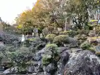 円通寺の{uncategorized: "未分類", other: "その他", undefined: "問題あり", building: "その他建物", grave: "お墓", sacred_gate: "鳥居", guardian: "狛犬", statue: "像", buddha: "仏像", history: "歴史", nature: "自然", garden: "庭園", animal: "動物", pagoda: "塔", temizu: "手水舎", mountain_gate: "山門・神門", sanctuary: "本殿・本堂", subordinate: "末社・摂社", art: "芸術", scenery: "景色", jizo: "地蔵", ema: "絵馬", goshuin: "御朱印", omikuji: "おみくじ", items: "授与品その他", amulet: "お守り", goshuincho: "御朱印帳", eats: "食事", festival: "お祭り", votive_dance: "神楽", shichigosan: "七五三参", wedding: "結婚式", experience: "体験その他", initially: "初詣", around: "周辺", anti_infection: "感染症対策"}