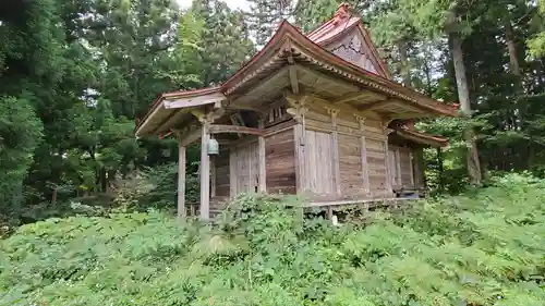 山神社の本殿