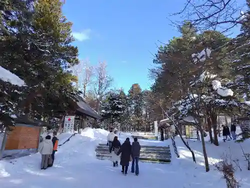 上川神社の庭園