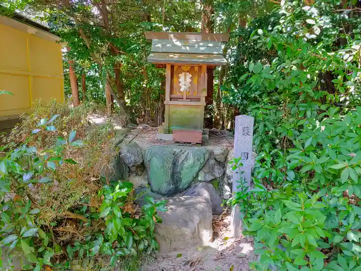 八幡神社(吉根南)の末社・摂社