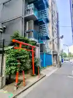 川上稲荷神社の{uncategorized: "未分類", other: "その他", undefined: "問題あり", building: "その他建物", grave: "お墓", sacred_gate: "鳥居", guardian: "狛犬", statue: "像", buddha: "仏像", history: "歴史", nature: "自然", garden: "庭園", animal: "動物", pagoda: "塔", temizu: "手水舎", mountain_gate: "山門・神門", sanctuary: "本殿・本堂", subordinate: "末社・摂社", art: "芸術", scenery: "景色", jizo: "地蔵", ema: "絵馬", goshuin: "御朱印", omikuji: "おみくじ", items: "授与品その他", amulet: "お守り", goshuincho: "御朱印帳", eats: "食事", festival: "お祭り", votive_dance: "神楽", shichigosan: "七五三参", wedding: "結婚式", experience: "体験その他", initially: "初詣", around: "周辺", anti_infection: "感染症対策"}