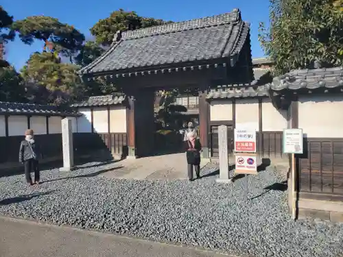 稲荷神社の山門