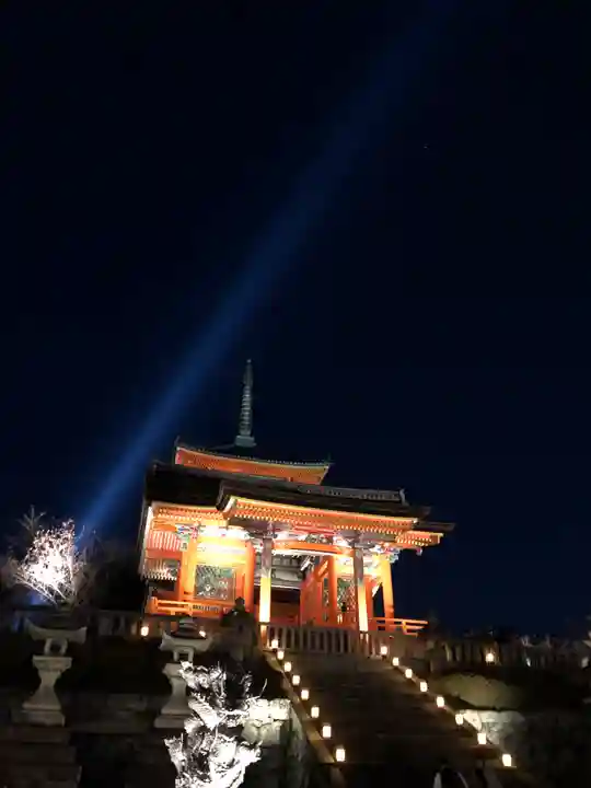 清水寺の山門・神門