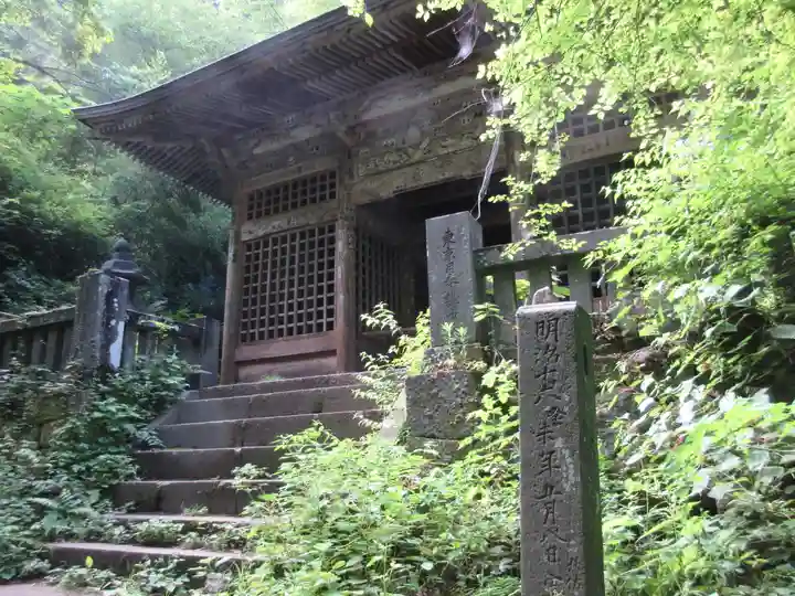 釋尊寺の山門・神門