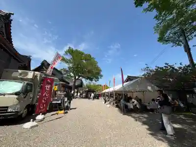 倶利迦羅不動寺山頂本堂の{uncategorized: "未分類", other: "その他", undefined: "問題あり", building: "その他建物", grave: "お墓", sacred_gate: "鳥居", guardian: "狛犬", statue: "像", buddha: "仏像", history: "歴史", nature: "自然", garden: "庭園", animal: "動物", pagoda: "塔", temizu: "手水舎", mountain_gate: "山門・神門", sanctuary: "本殿・本堂", subordinate: "末社・摂社", art: "芸術", scenery: "景色", jizo: "地蔵", ema: "絵馬", goshuin: "御朱印", omikuji: "おみくじ", items: "授与品その他", amulet: "お守り", goshuincho: "御朱印帳", eats: "食事", festival: "お祭り", votive_dance: "神楽", shichigosan: "七五三参", wedding: "結婚式", experience: "体験その他", initially: "初詣", around: "周辺", anti_infection: "感染症対策"}