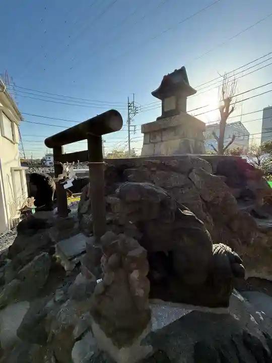羽田神社の{uncategorized: "未分類", other: "その他", undefined: "問題あり", building: "その他建物", grave: "お墓", sacred_gate: "鳥居", guardian: "狛犬", statue: "像", buddha: "仏像", history: "歴史", nature: "自然", garden: "庭園", animal: "動物", pagoda: "塔", temizu: "手水舎", mountain_gate: "山門・神門", sanctuary: "本殿・本堂", subordinate: "末社・摂社", art: "芸術", scenery: "景色", jizo: "地蔵", ema: "絵馬", goshuin: "御朱印", omikuji: "おみくじ", items: "授与品その他", amulet: "お守り", goshuincho: "御朱印帳", eats: "食事", festival: "お祭り", votive_dance: "神楽", shichigosan: "七五三参", wedding: "結婚式", experience: "体験その他", initially: "初詣", around: "周辺", anti_infection: "感染症対策"}