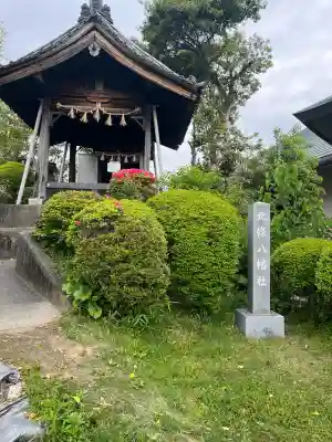 北條八幡社の{uncategorized: "未分類", other: "その他", undefined: "問題あり", building: "その他建物", grave: "お墓", sacred_gate: "鳥居", guardian: "狛犬", statue: "像", buddha: "仏像", history: "歴史", nature: "自然", garden: "庭園", animal: "動物", pagoda: "塔", temizu: "手水舎", mountain_gate: "山門・神門", sanctuary: "本殿・本堂", subordinate: "末社・摂社", art: "芸術", scenery: "景色", jizo: "地蔵", ema: "絵馬", goshuin: "御朱印", omikuji: "おみくじ", items: "授与品その他", amulet: "お守り", goshuincho: "御朱印帳", eats: "食事", festival: "お祭り", votive_dance: "神楽", shichigosan: "七五三参", wedding: "結婚式", experience: "体験その他", initially: "初詣", around: "周辺", anti_infection: "感染症対策"}