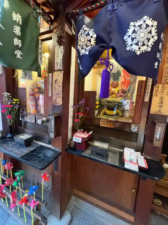 永福寺(蛸薬師堂)の{uncategorized: "未分類", other: "その他", undefined: "問題あり", building: "その他建物", grave: "お墓", sacred_gate: "鳥居", guardian: "狛犬", statue: "像", buddha: "仏像", history: "歴史", nature: "自然", garden: "庭園", animal: "動物", pagoda: "塔", temizu: "手水舎", mountain_gate: "山門・神門", sanctuary: "本殿・本堂", subordinate: "末社・摂社", art: "芸術", scenery: "景色", jizo: "地蔵", ema: "絵馬", goshuin: "御朱印", omikuji: "おみくじ", items: "授与品その他", amulet: "お守り", goshuincho: "御朱印帳", eats: "食事", festival: "お祭り", votive_dance: "神楽", shichigosan: "七五三参", wedding: "結婚式", experience: "体験その他", initially: "初詣", around: "周辺", anti_infection: "感染症対策"}