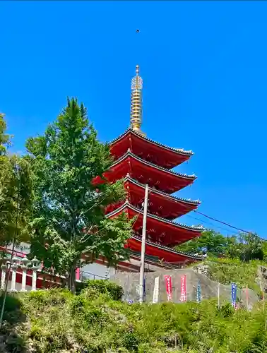 総本山　本福寺の塔