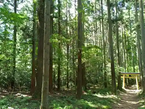 御岩神社の建物その他