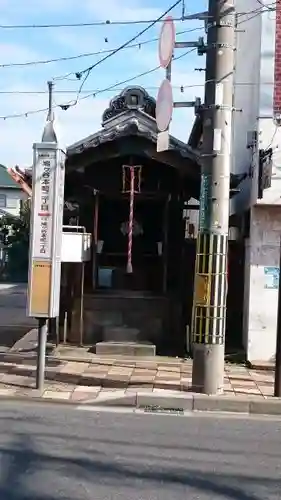 市神社の本殿