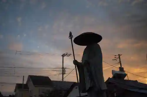 海蔵寺の像