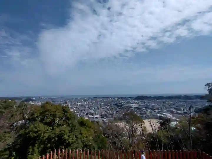 神倉神社(熊野速玉大社摂社)の{uncategorized: "未分類", other: "その他", undefined: "問題あり", building: "その他建物", grave: "お墓", sacred_gate: "鳥居", guardian: "狛犬", statue: "像", buddha: "仏像", history: "歴史", nature: "自然", garden: "庭園", animal: "動物", pagoda: "塔", temizu: "手水舎", mountain_gate: "山門・神門", sanctuary: "本殿・本堂", subordinate: "末社・摂社", art: "芸術", scenery: "景色", jizo: "地蔵", ema: "絵馬", goshuin: "御朱印", omikuji: "おみくじ", items: "授与品その他", amulet: "お守り", goshuincho: "御朱印帳", eats: "食事", festival: "お祭り", votive_dance: "神楽", shichigosan: "七五三参", wedding: "結婚式", experience: "体験その他", initially: "初詣", around: "周辺", anti_infection: "感染症対策"}