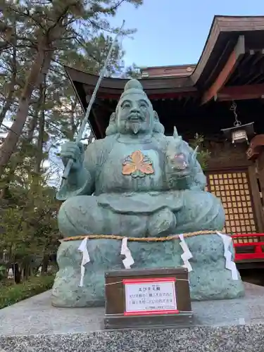 平塚三嶋神社の像