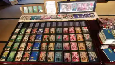 月毎の花御朱印です。
全48種類。他にも御朱印帳、御朱印袋も売っていました。