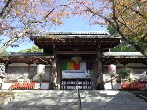 岩屋神社の山門・神門