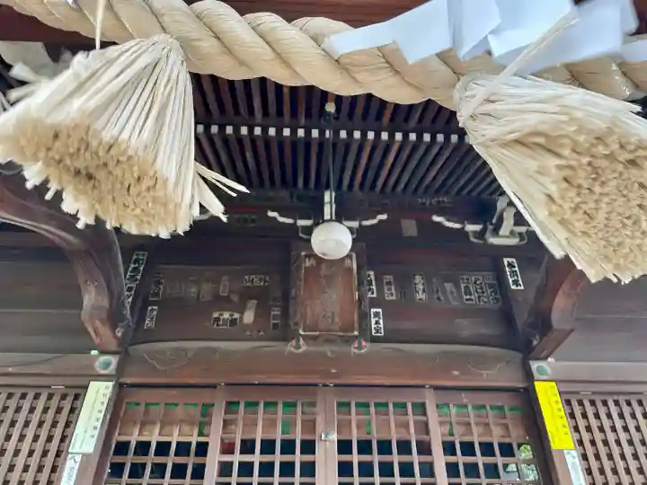 上高田氷川神社の{uncategorized: "未分類", other: "その他", undefined: "問題あり", building: "その他建物", grave: "お墓", sacred_gate: "鳥居", guardian: "狛犬", statue: "像", buddha: "仏像", history: "歴史", nature: "自然", garden: "庭園", animal: "動物", pagoda: "塔", temizu: "手水舎", mountain_gate: "山門・神門", sanctuary: "本殿・本堂", subordinate: "末社・摂社", art: "芸術", scenery: "景色", jizo: "地蔵", ema: "絵馬", goshuin: "御朱印", omikuji: "おみくじ", items: "授与品その他", amulet: "お守り", goshuincho: "御朱印帳", eats: "食事", festival: "お祭り", votive_dance: "神楽", shichigosan: "七五三参", wedding: "結婚式", experience: "体験その他", initially: "初詣", around: "周辺", anti_infection: "感染症対策"}