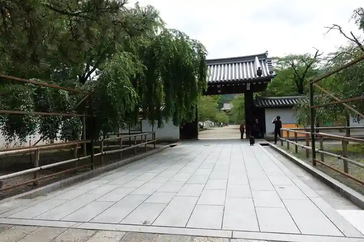 醍醐寺の山門・神門
