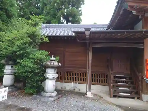 三軒地稲荷神社の本殿