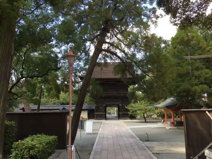 香椎宮の山門・神門