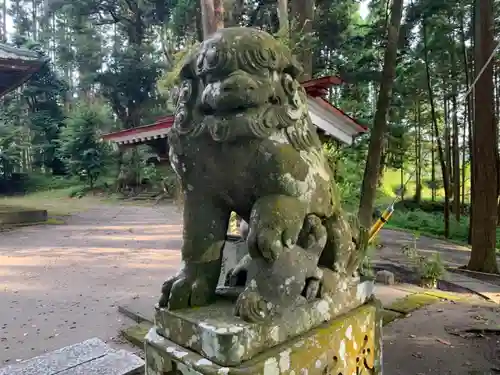 日月神社の狛犬