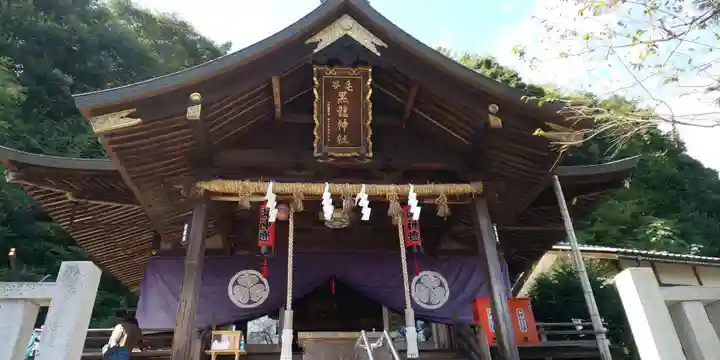 毛谷黒龍神社の本殿・本堂