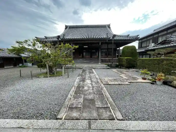 清徳寺の{uncategorized: "未分類", other: "その他", undefined: "問題あり", building: "その他建物", grave: "お墓", sacred_gate: "鳥居", guardian: "狛犬", statue: "像", buddha: "仏像", history: "歴史", nature: "自然", garden: "庭園", animal: "動物", pagoda: "塔", temizu: "手水舎", mountain_gate: "山門・神門", sanctuary: "本殿・本堂", subordinate: "末社・摂社", art: "芸術", scenery: "景色", jizo: "地蔵", ema: "絵馬", goshuin: "御朱印", omikuji: "おみくじ", items: "授与品その他", amulet: "お守り", goshuincho: "御朱印帳", eats: "食事", festival: "お祭り", votive_dance: "神楽", shichigosan: "七五三参", wedding: "結婚式", experience: "体験その他", initially: "初詣", around: "周辺", anti_infection: "感染症対策"}
