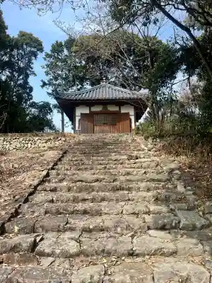 道成寺　奥の院観音堂の{uncategorized: "未分類", other: "その他", undefined: "問題あり", building: "その他建物", grave: "お墓", sacred_gate: "鳥居", guardian: "狛犬", statue: "像", buddha: "仏像", history: "歴史", nature: "自然", garden: "庭園", animal: "動物", pagoda: "塔", temizu: "手水舎", mountain_gate: "山門・神門", sanctuary: "本殿・本堂", subordinate: "末社・摂社", art: "芸術", scenery: "景色", jizo: "地蔵", ema: "絵馬", goshuin: "御朱印", omikuji: "おみくじ", items: "授与品その他", amulet: "お守り", goshuincho: "御朱印帳", eats: "食事", festival: "お祭り", votive_dance: "神楽", shichigosan: "七五三参", wedding: "結婚式", experience: "体験その他", initially: "初詣", around: "周辺", anti_infection: "感染症対策"}