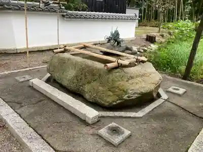 志那神社の手水舎