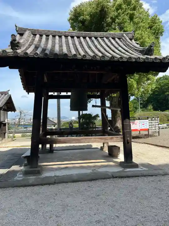 明王院の{uncategorized: "未分類", other: "その他", undefined: "問題あり", building: "その他建物", grave: "お墓", sacred_gate: "鳥居", guardian: "狛犬", statue: "像", buddha: "仏像", history: "歴史", nature: "自然", garden: "庭園", animal: "動物", pagoda: "塔", temizu: "手水舎", mountain_gate: "山門・神門", sanctuary: "本殿・本堂", subordinate: "末社・摂社", art: "芸術", scenery: "景色", jizo: "地蔵", ema: "絵馬", goshuin: "御朱印", omikuji: "おみくじ", items: "授与品その他", amulet: "お守り", goshuincho: "御朱印帳", eats: "食事", festival: "お祭り", votive_dance: "神楽", shichigosan: "七五三参", wedding: "結婚式", experience: "体験その他", initially: "初詣", around: "周辺", anti_infection: "感染症対策"}