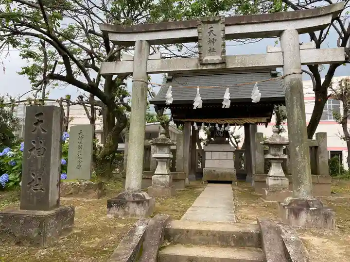 箭弓稲荷神社の末社・摂社