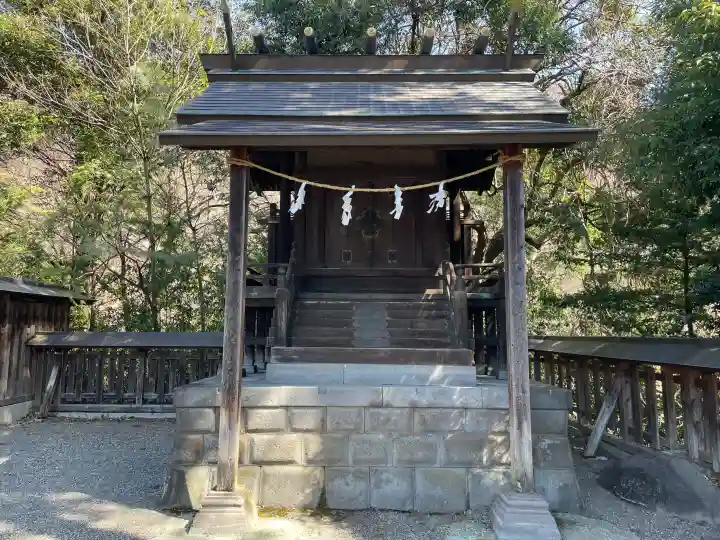 大間々神明宮の{uncategorized: "未分類", other: "その他", undefined: "問題あり", building: "その他建物", grave: "お墓", sacred_gate: "鳥居", guardian: "狛犬", statue: "像", buddha: "仏像", history: "歴史", nature: "自然", garden: "庭園", animal: "動物", pagoda: "塔", temizu: "手水舎", mountain_gate: "山門・神門", sanctuary: "本殿・本堂", subordinate: "末社・摂社", art: "芸術", scenery: "景色", jizo: "地蔵", ema: "絵馬", goshuin: "御朱印", omikuji: "おみくじ", items: "授与品その他", amulet: "お守り", goshuincho: "御朱印帳", eats: "食事", festival: "お祭り", votive_dance: "神楽", shichigosan: "七五三参", wedding: "結婚式", experience: "体験その他", initially: "初詣", around: "周辺", anti_infection: "感染症対策"}