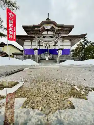 鹿部稲荷神社の{uncategorized: "未分類", other: "その他", undefined: "問題あり", building: "その他建物", grave: "お墓", sacred_gate: "鳥居", guardian: "狛犬", statue: "像", buddha: "仏像", history: "歴史", nature: "自然", garden: "庭園", animal: "動物", pagoda: "塔", temizu: "手水舎", mountain_gate: "山門・神門", sanctuary: "本殿・本堂", subordinate: "末社・摂社", art: "芸術", scenery: "景色", jizo: "地蔵", ema: "絵馬", goshuin: "御朱印", omikuji: "おみくじ", items: "授与品その他", amulet: "お守り", goshuincho: "御朱印帳", eats: "食事", festival: "お祭り", votive_dance: "神楽", shichigosan: "七五三参", wedding: "結婚式", experience: "体験その他", initially: "初詣", around: "周辺", anti_infection: "感染症対策"}
