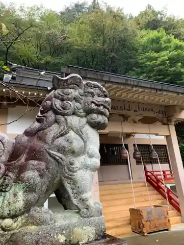 藤原町護国神社の狛犬