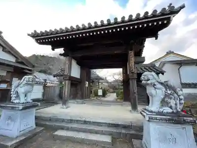 橘寺の山門・神門