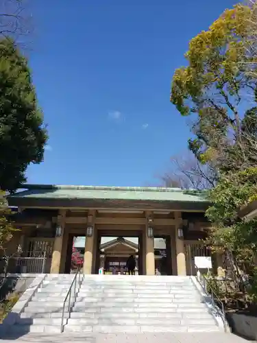 東郷神社の山門・神門