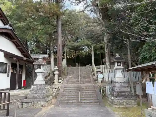 綺原坐健伊那太比賣神社の{uncategorized: "未分類", other: "その他", undefined: "問題あり", building: "その他建物", grave: "お墓", sacred_gate: "鳥居", guardian: "狛犬", statue: "像", buddha: "仏像", history: "歴史", nature: "自然", garden: "庭園", animal: "動物", pagoda: "塔", temizu: "手水舎", mountain_gate: "山門・神門", sanctuary: "本殿・本堂", subordinate: "末社・摂社", art: "芸術", scenery: "景色", jizo: "地蔵", ema: "絵馬", goshuin: "御朱印", omikuji: "おみくじ", items: "授与品その他", amulet: "お守り", goshuincho: "御朱印帳", eats: "食事", festival: "お祭り", votive_dance: "神楽", shichigosan: "七五三参", wedding: "結婚式", experience: "体験その他", initially: "初詣", around: "周辺", anti_infection: "感染症対策"}