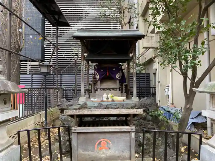 稲荷鬼王神社の末社・摂社