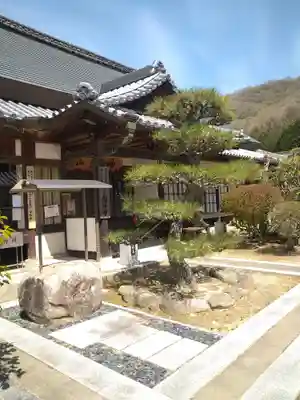 圀勝寺の本殿・本堂