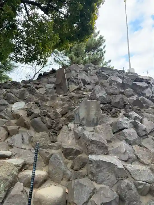 品川神社の{uncategorized: "未分類", other: "その他", undefined: "問題あり", building: "その他建物", grave: "お墓", sacred_gate: "鳥居", guardian: "狛犬", statue: "像", buddha: "仏像", history: "歴史", nature: "自然", garden: "庭園", animal: "動物", pagoda: "塔", temizu: "手水舎", mountain_gate: "山門・神門", sanctuary: "本殿・本堂", subordinate: "末社・摂社", art: "芸術", scenery: "景色", jizo: "地蔵", ema: "絵馬", goshuin: "御朱印", omikuji: "おみくじ", items: "授与品その他", amulet: "お守り", goshuincho: "御朱印帳", eats: "食事", festival: "お祭り", votive_dance: "神楽", shichigosan: "七五三参", wedding: "結婚式", experience: "体験その他", initially: "初詣", around: "周辺", anti_infection: "感染症対策"}