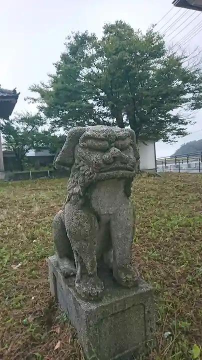 拝幣志神社の狛犬
