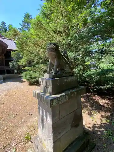 川西神社の狛犬